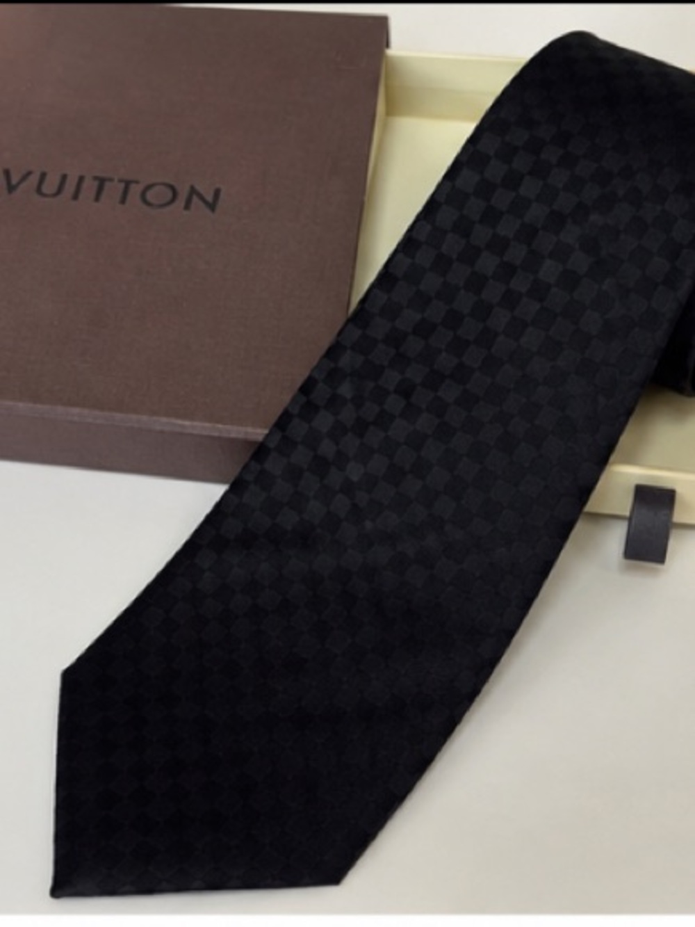 Louis Vuitton Black Silk Tie + Original Box – Elegant Designer Men’s Tie